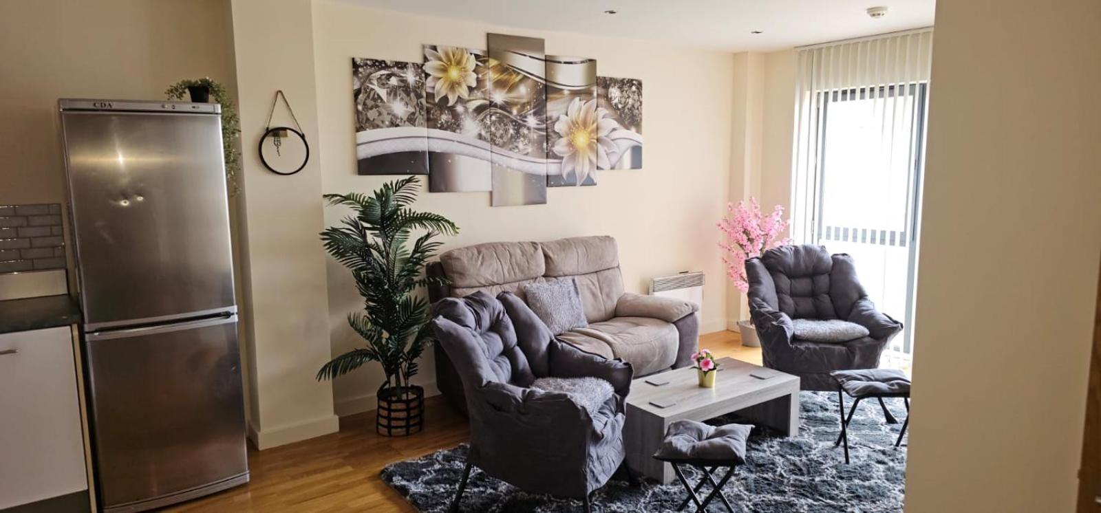 Apartment Spacious 2bdr Flat For 5 In Centre *