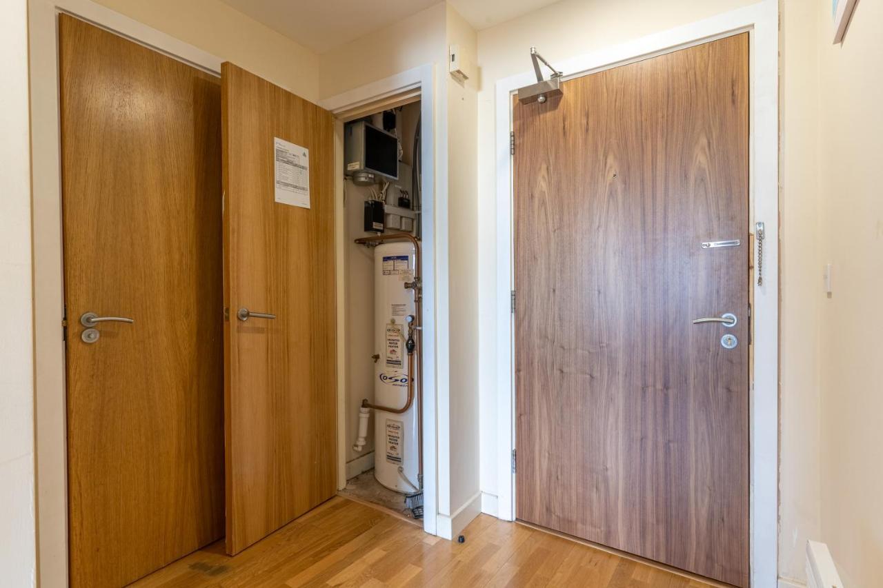Spacious 2bdr Flat For 5 In Centre